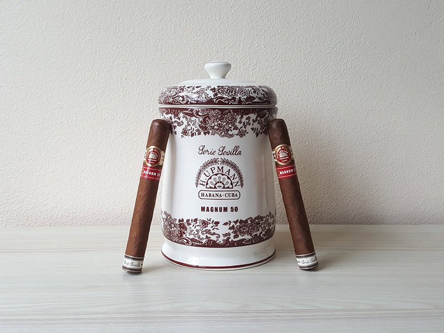 H. Upmann Magnum 50 "Serie Sevilla" Cigar