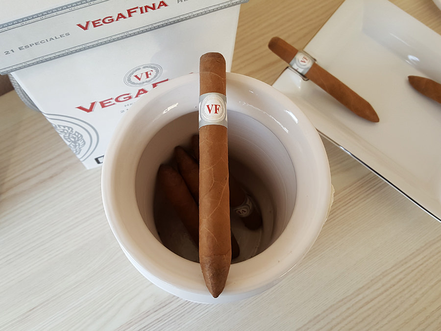 Vegafina Especiales Cigar